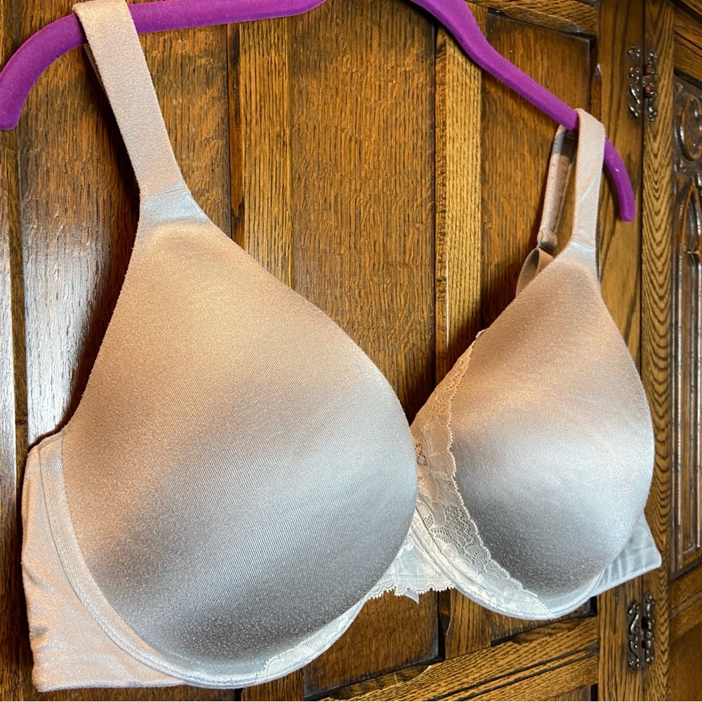 Lightly Lined Full Coverage Cacique 44 C - image 2